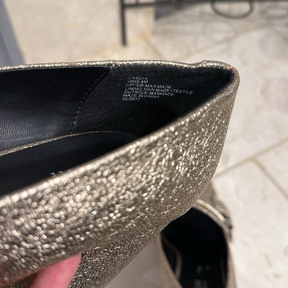 Kenneth Cole reaction Womens Block Heel Gold Size 8 - Picture 7 of 7